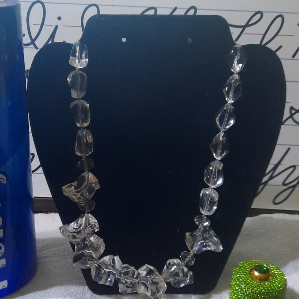 Chunky clear necklace